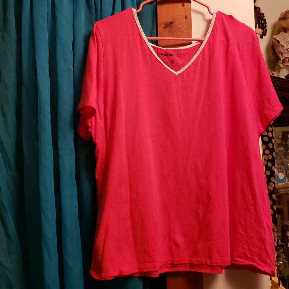 Pink tee from Denim 24/7